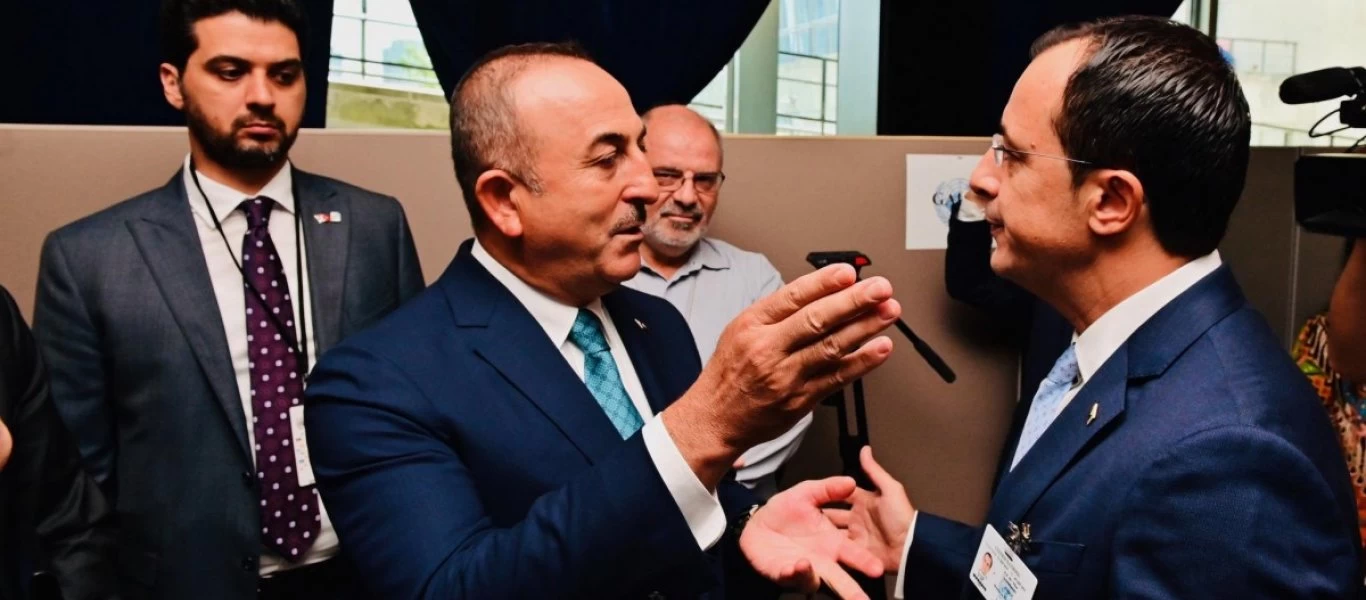 Ν.Χριστοδουλίδης για Μ.Τσαβούσογλου στις κάμερες των ΜΜΕ: «Μην τον πιστεύετε λέει ψέματα» (βίντεο)